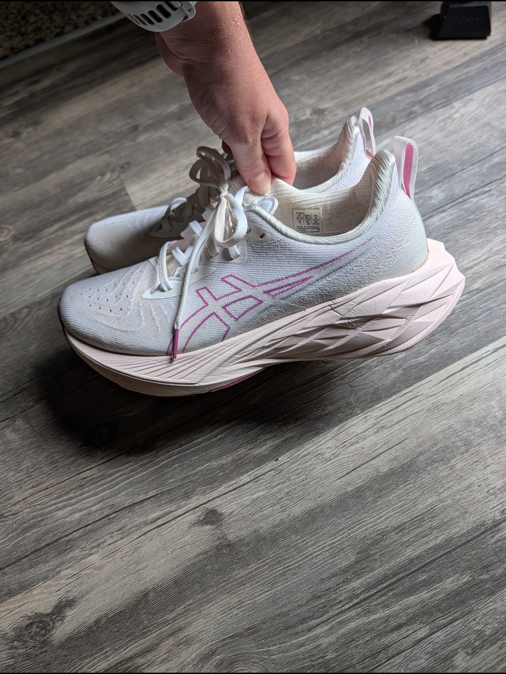 Asics Novablast 4 - Sz 9